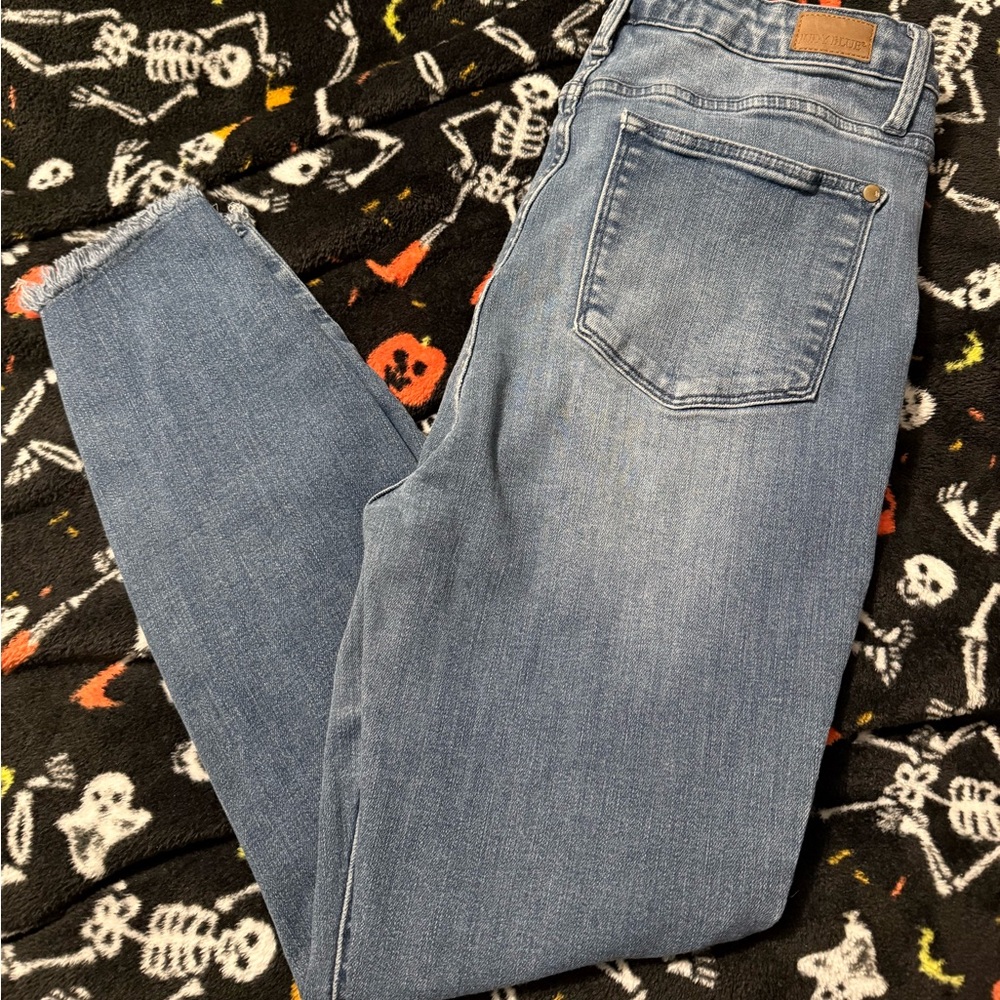 Judy Blue Light Wash Ankle Jeans